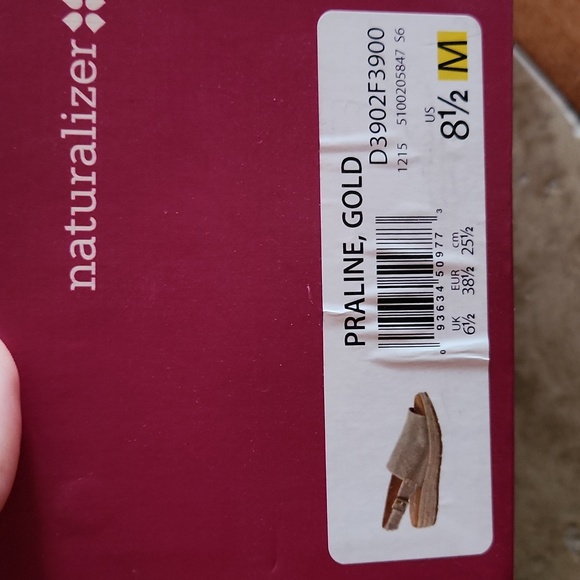 Naturalizer womans praline gold wedge sandal size 8.5 - Picture 12 of 12